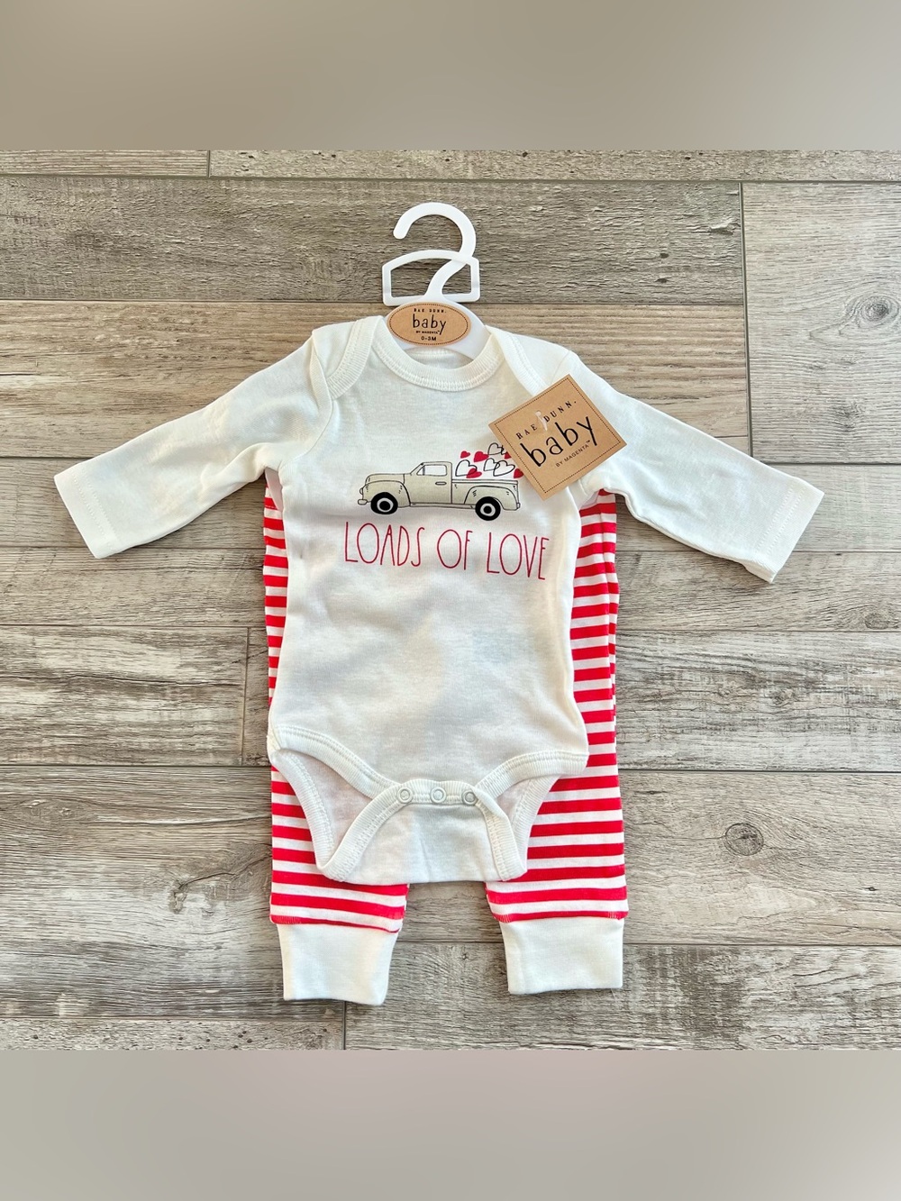 NWT Rae Dunn ‘Loads of Love’ Outfit Size 0/3 Months